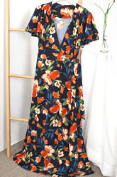 Robe grande taille à col surplis et manches flottantes